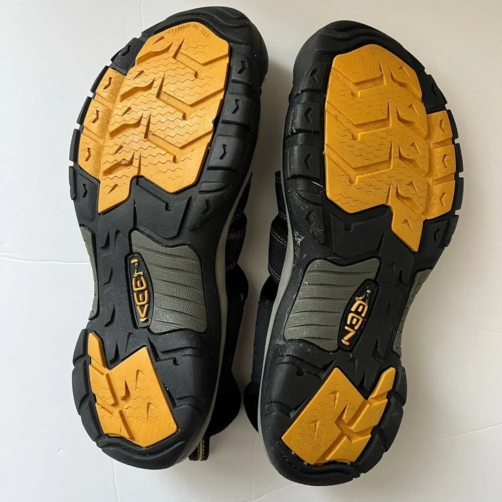 KEEN Mens Newport H2 Closed Toe Water Hiking Sandals Black Size 12